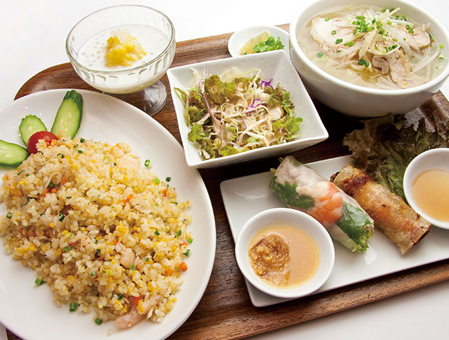 チャーハンとフォーのよくばりセット